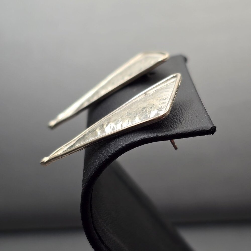 VTG Sterling Silver Hammered Triangle Stud Earrings 1.5" Signed Silpada? - Picture 2 of 7
